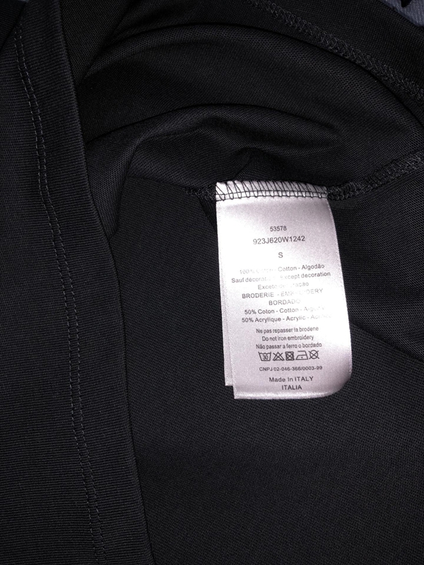 ブランドTシャツ着用イメージ